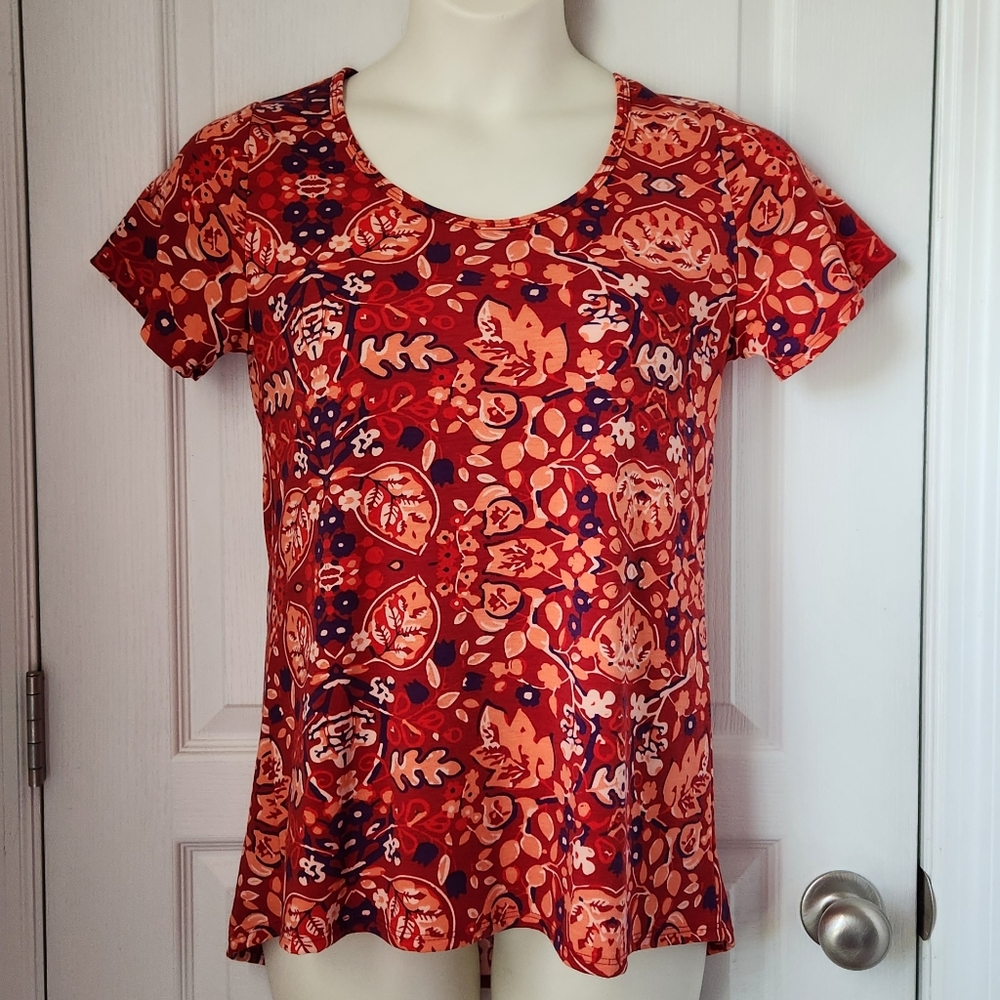 EUC LuLaRoe Floral Arabesque Classic T